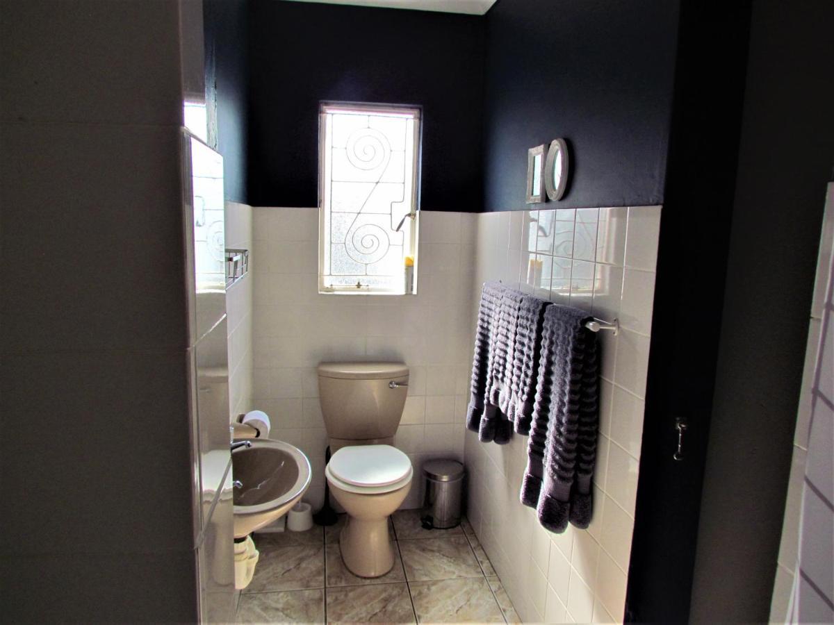 Summerville Place Адо Екстериор снимка