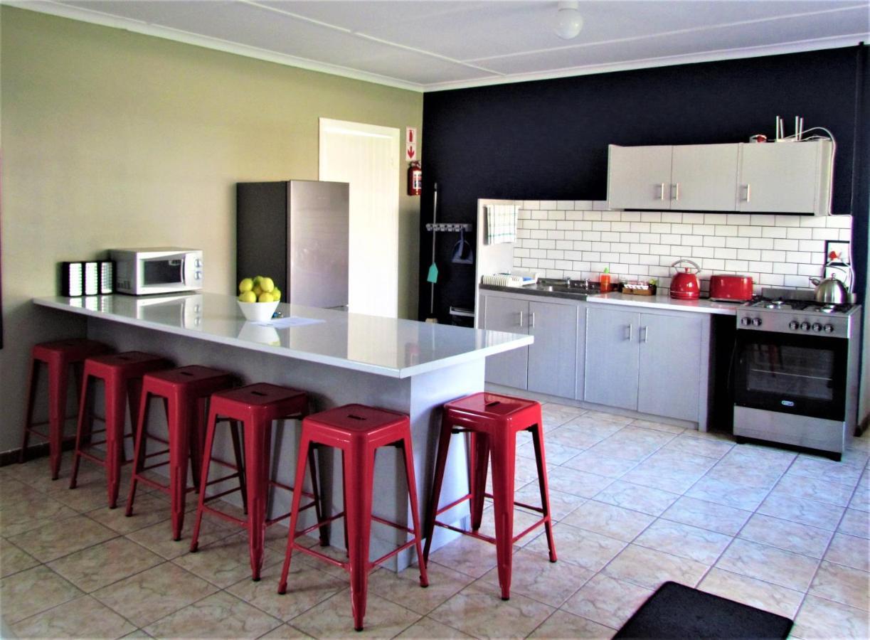 Summerville Place Адо Екстериор снимка